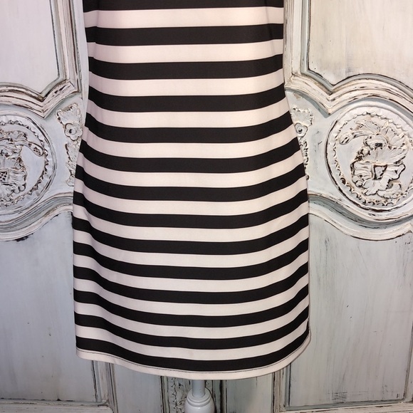 Umisky / Young Short Puff Sheer Sleeves with Lace Detailing Pointed Collar Dress - Picture 4 of 14